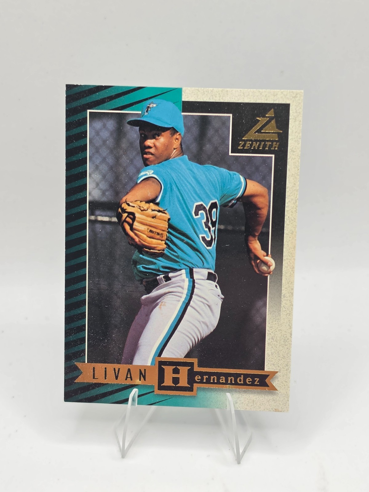 1998 Pinnacle Zenith - Livan Hernandez #75