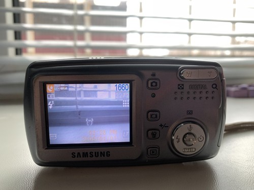 Samsung Digimax A402 Digital Camera - Picture 3 of 7