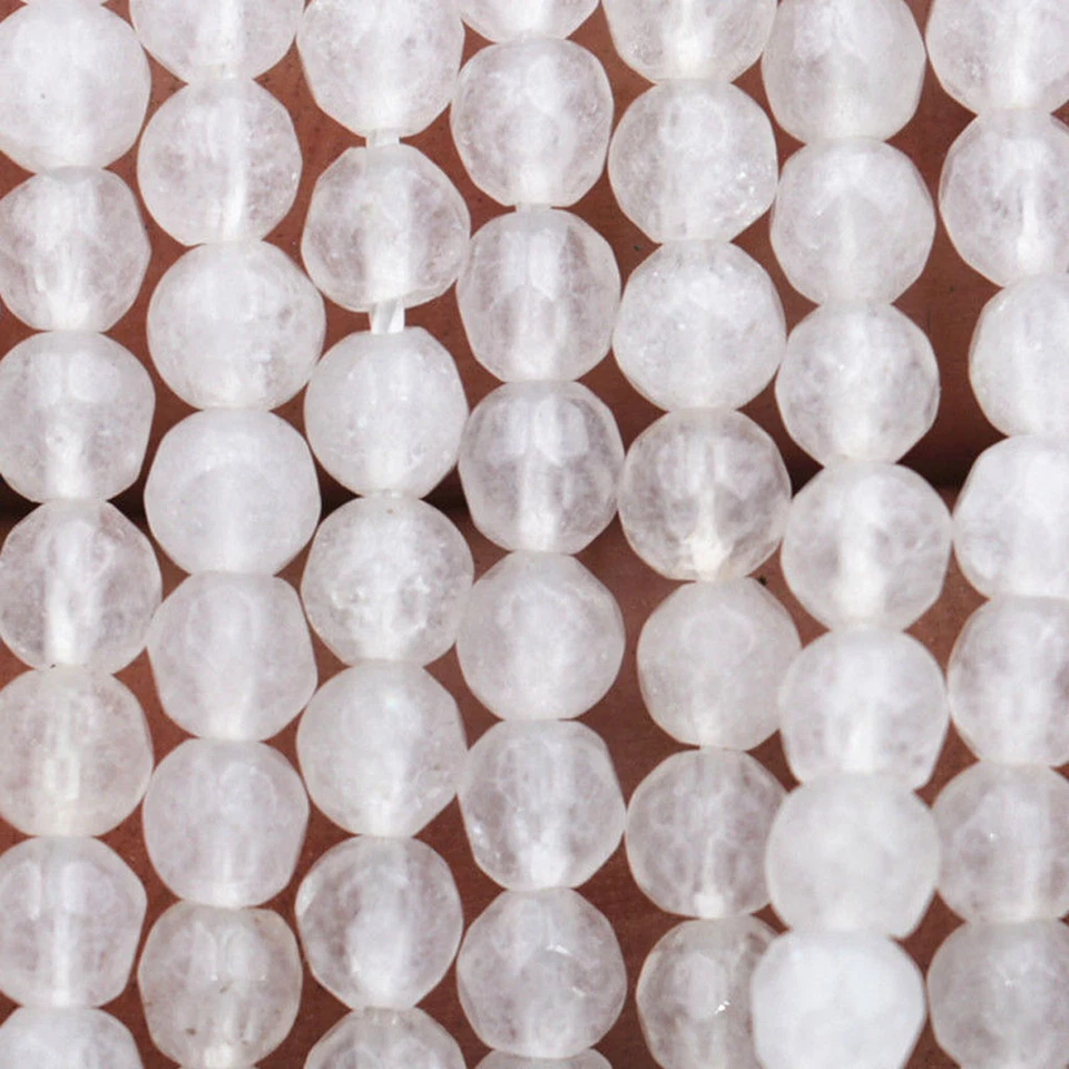 Pequeñas cuentas sueltas redondas de piedras preciosas de jade blanco natural facetado de 4 mm hilo de 15"" Foto 3 de 4