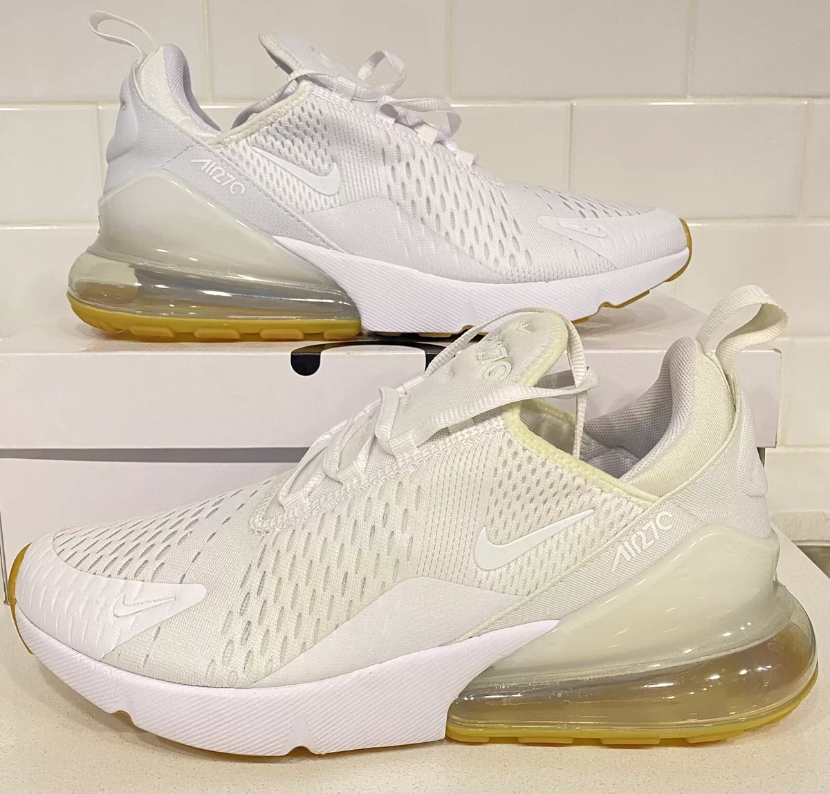 White nike air shop max gum sole