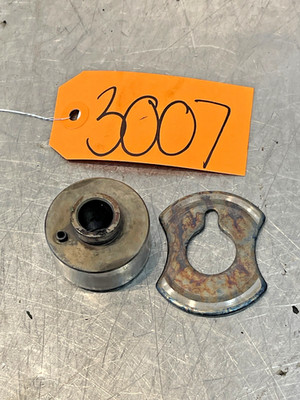 John Deere 3130 Tractor Engine Idler Gear Hub 2840