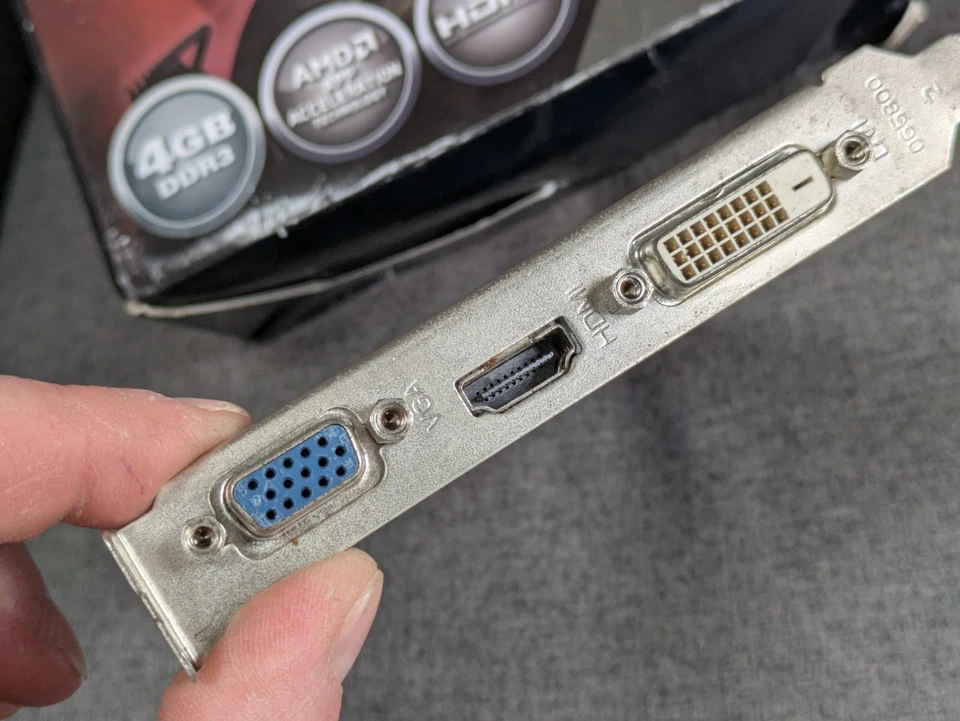 MSI Sapphire graphics Card Radeon R7 240 4GB GPU Pcie Card - Image 4 of 4