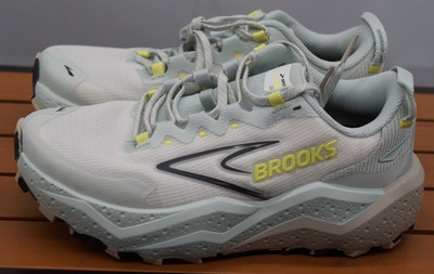 NEW!  Brooks Caldera 8 Women's Size 7 B (Medium) Running Shoes Misty Blue