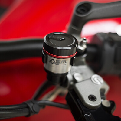 AEM Factory Ducati Brembo integrierter Kupplungsbehälter Tank - Diavel 1260/S - ...