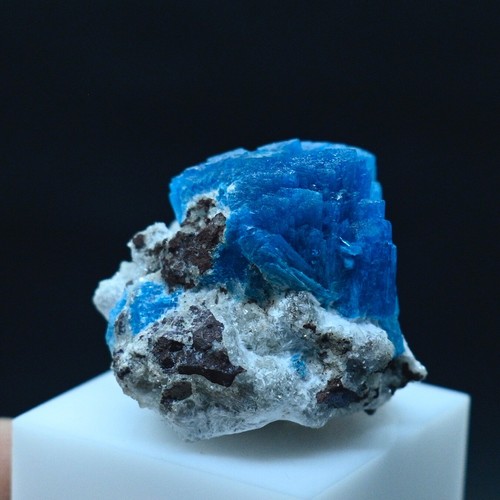 Blade like formation of Cavansite (non precious natural stone) # 4124 - Picture 2 of 5