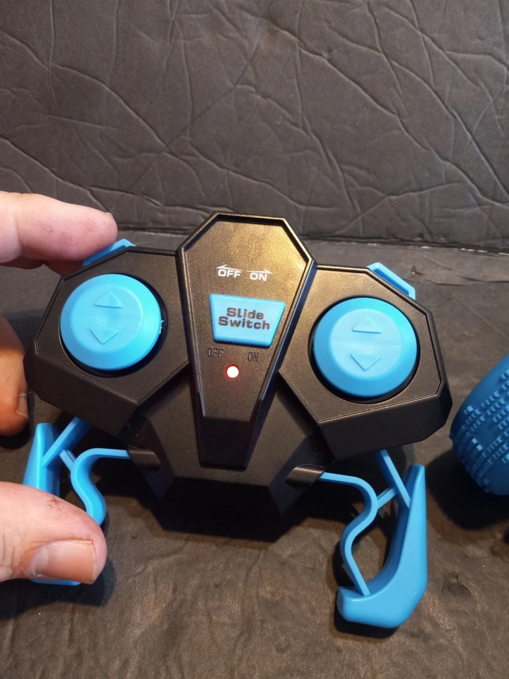 RC Car Stunt Drift Deformation Buggy Car Rock Crawler 360Degree Flip Car Toy - Image 2 of 4