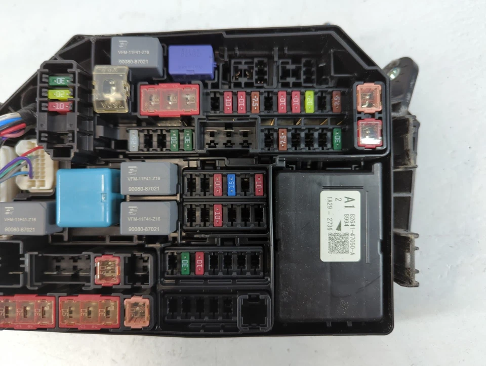 Módulo de relé de caja de fusibles Toyota C-hr 2018-2022 82641-47050-a T7RXO Foto 4 de 4