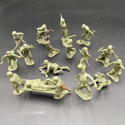 Vintage Marx Navarone Playset Green Soldiers Lot of 17 and Stretcher HTF Figures