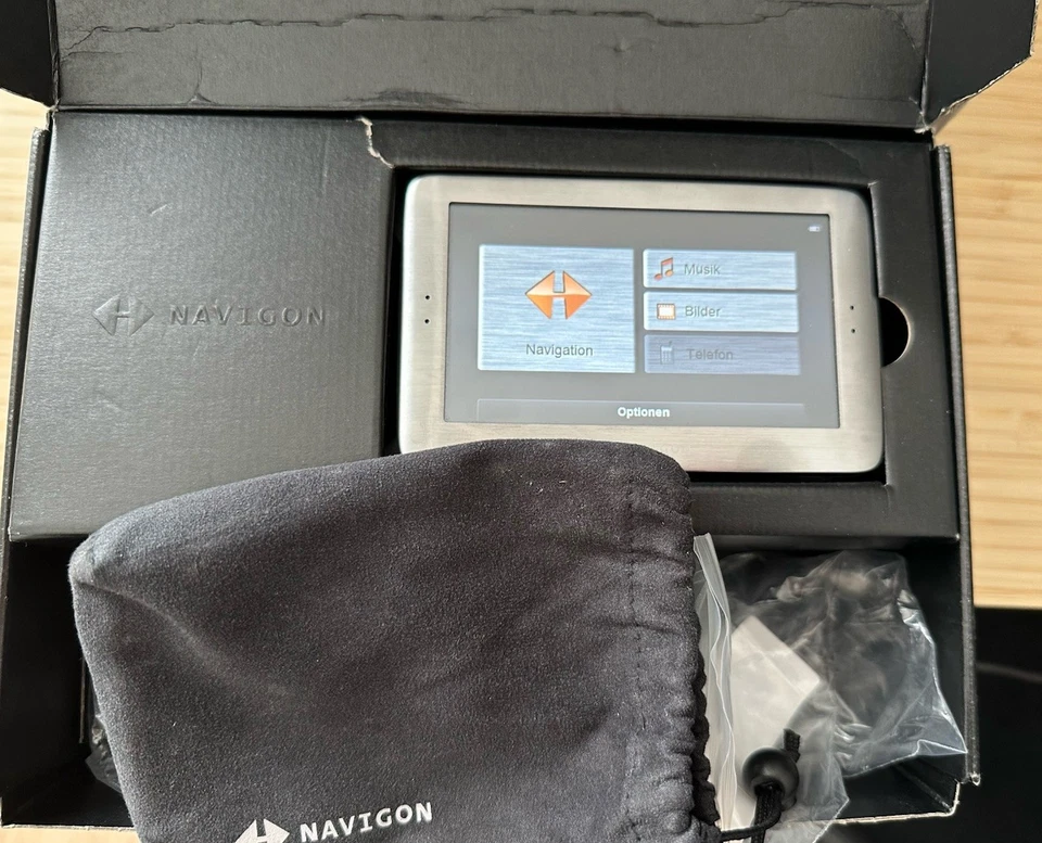 Navigon 8110 - Navigationsgerät - Bild 2 von 2