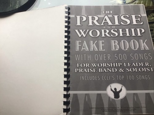 PRAISE AND WORSHIP SONGBOOK -ORIGINAL EDITION: By Hal Leonard Corp Spiral Bound - Picture 2 of 11