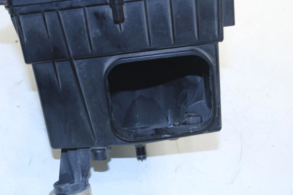 10-12 Jaguar XF Portfolio 5.0L Engine Motor Driver Left Side Air Intake Cleaner - Image 3 of 4