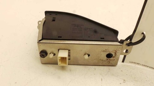 07 08 09 LS460 E-BRAKE SWITCH - Picture 4 of 12