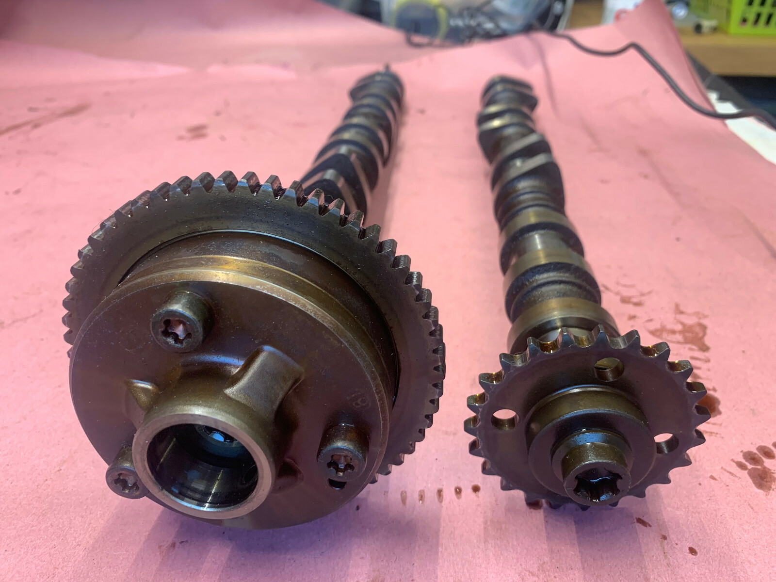 06 Jaguar XJ8 4.2 Right Side Camshaft Pair Intake Exhaust Cam 04 05 06