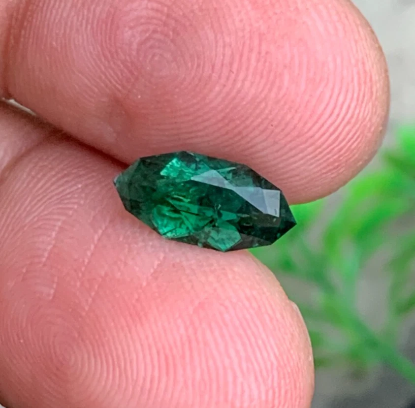 Hot Green Tourmaline, Marquise Cut 1.70 Carats, Afghan Green Tourmaline - Image 3 of 4