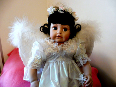 HAMILTON COLLECTION/PHYLLIS PARKINS PORCELAIN & CLOTH ANGEL DOLL ''CHARITY''
