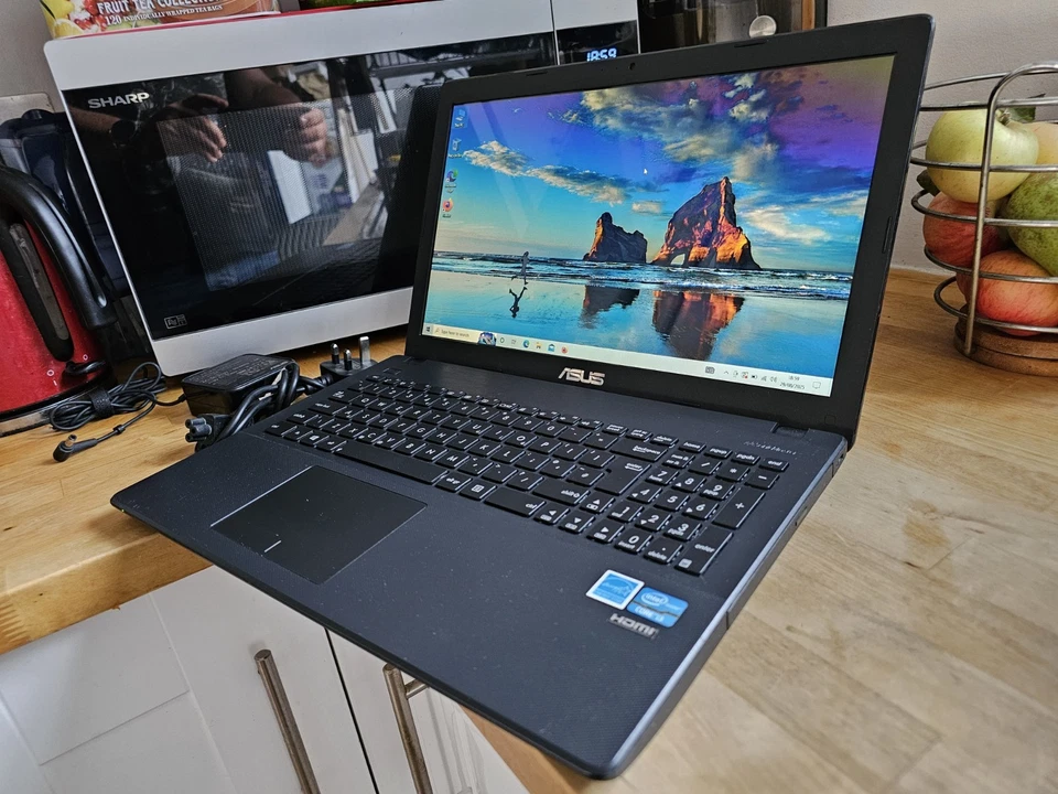 Asus X551 Intel Core i3 128GB SDD 4GB RAM Win 10 Webcam HDMI Laptop - Image 3 of 4