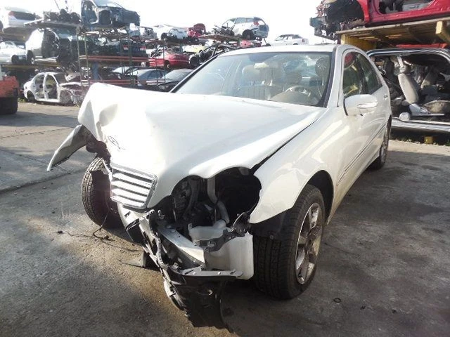 Diferencial trasero 2006 07 Mercedes Benz Clase C Sedán C280 Foto 2 de 4