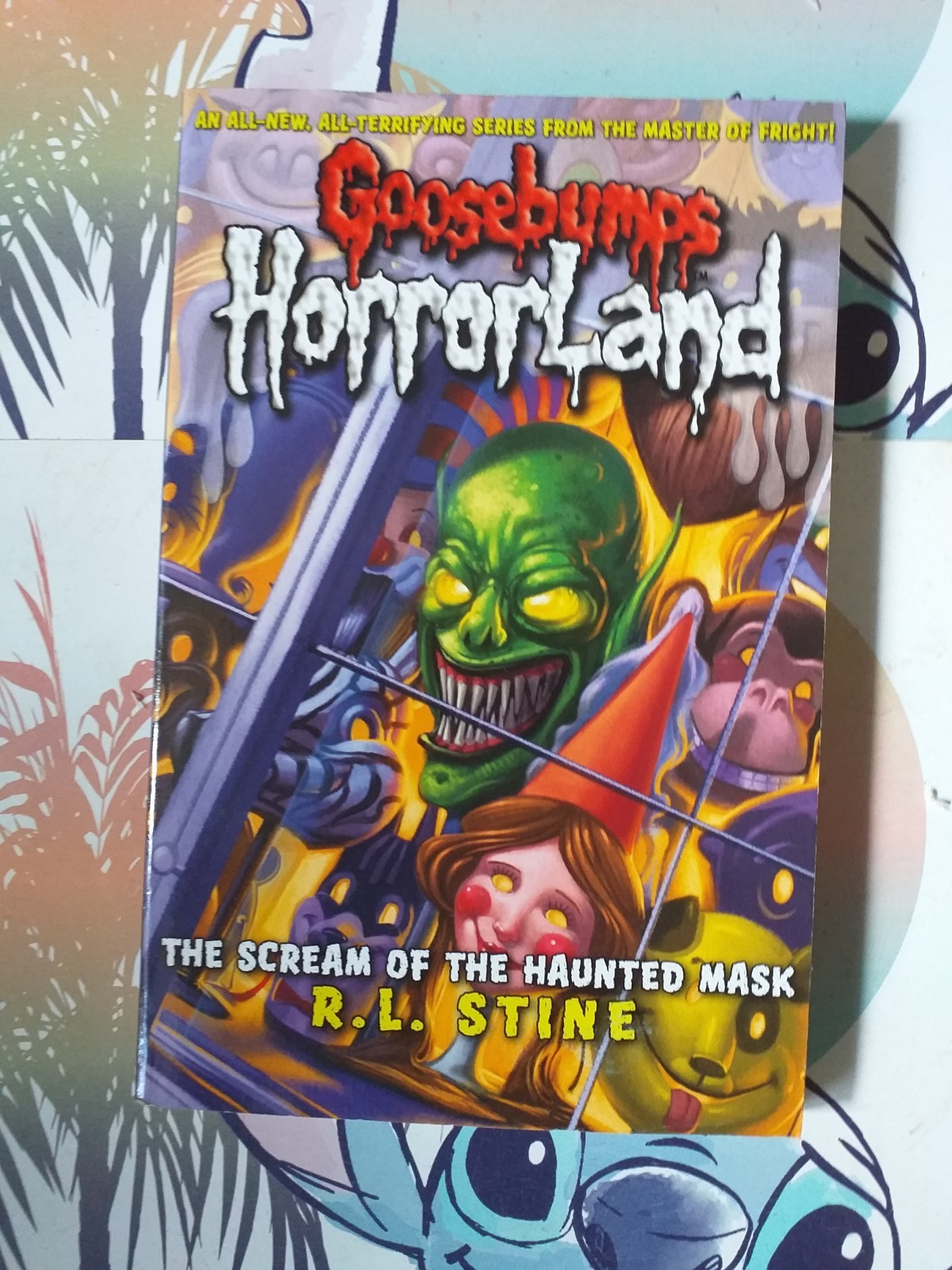 THE SCREAM OF THE HAUNTED MASK - R. L. Stine (Paperback)