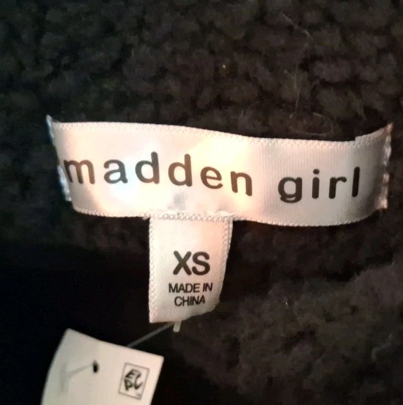 Chaleco Sherpa Madden Girl Nuevo con Etiquetas Negro Imitación Piel de Oveja Talla XSmall Foto 2 de 4