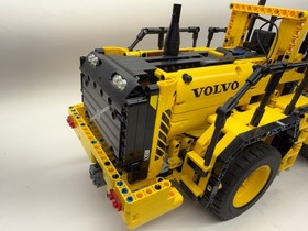 LEGO Technic Volvo L350F Wheel Loader 42030 Retired 2014 COMPLETE w/ Instruction