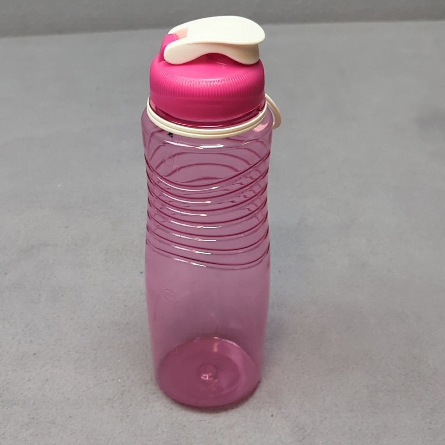 Pink W Flip Top Lid Finger Loop
