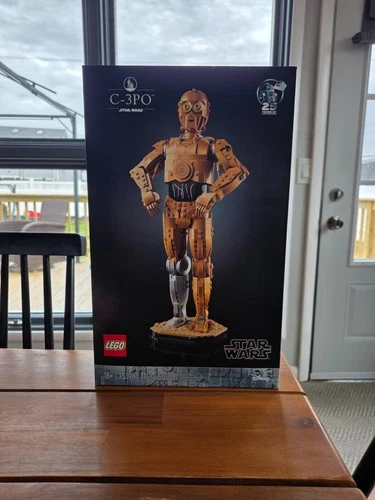 Brand New LEGO Star Wars: C-3P0 25th Anniversary Set (75389)