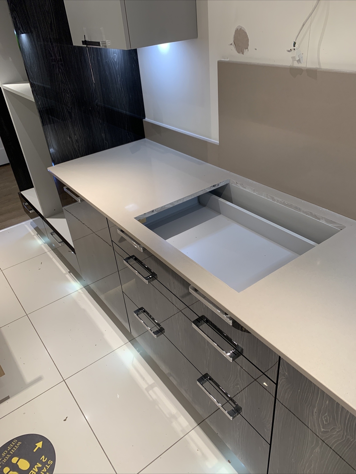 Beautiful Ex display kitchen units new eBay