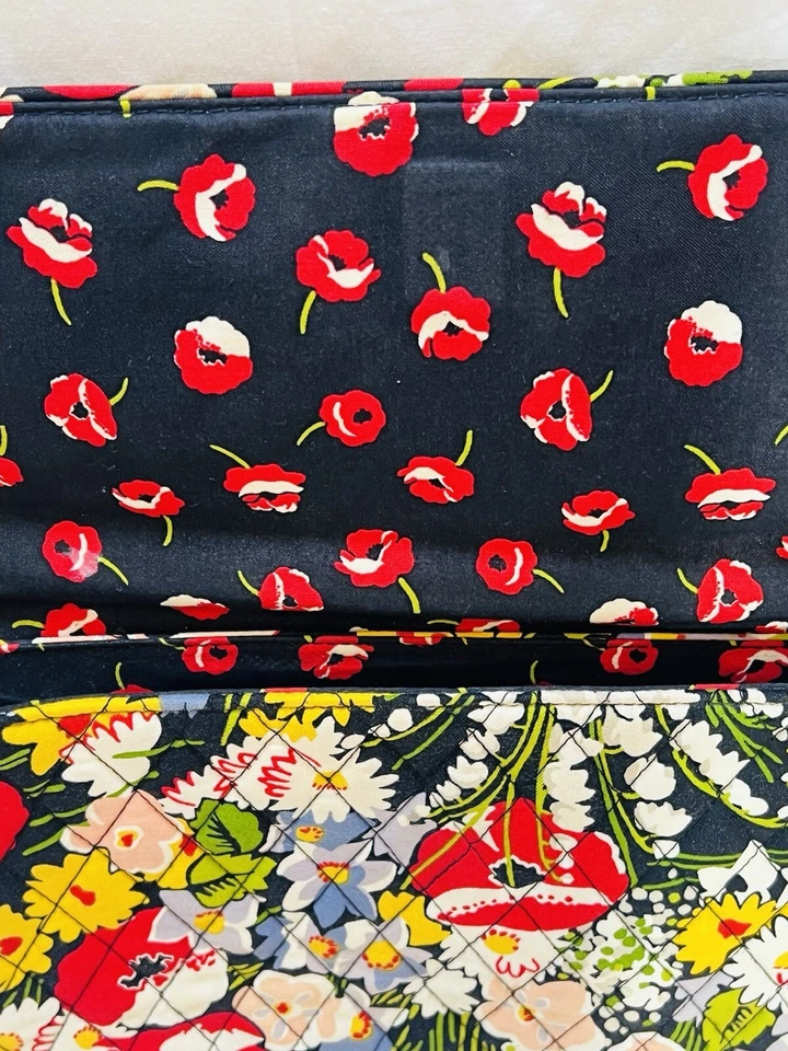 Bolso de mano Vera Bradley Poppy Fields Knot Just A sin asas con correa para el hombro floral Foto 3 de 3