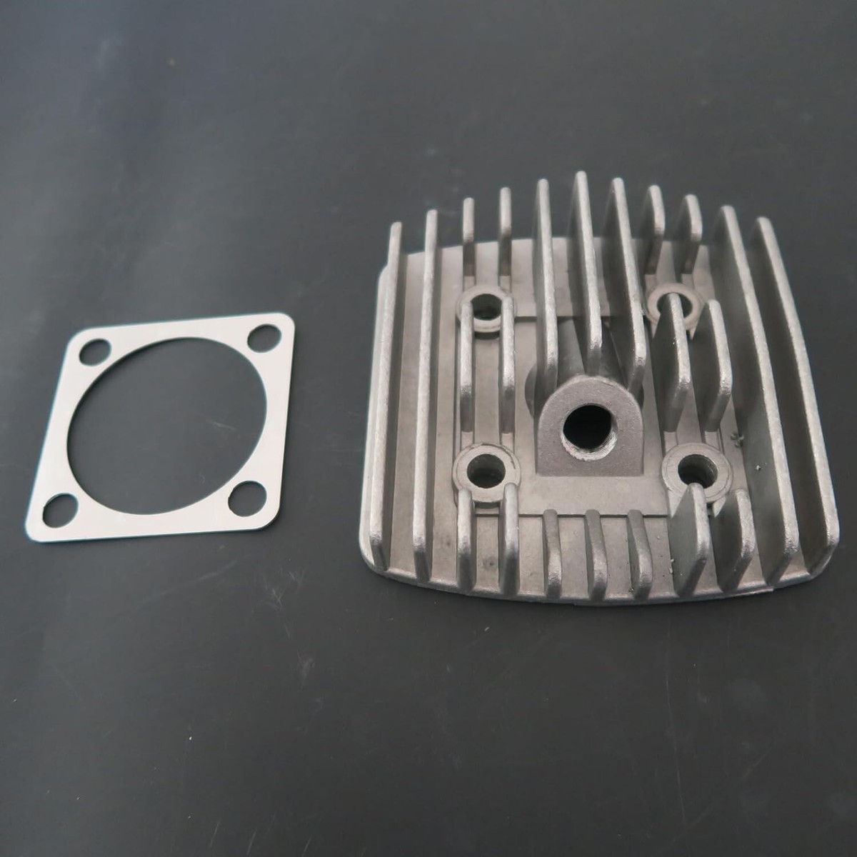 CD15枚 Genuine Kawasaki 99999-0628 726CC Cylinder Head #2 Complete