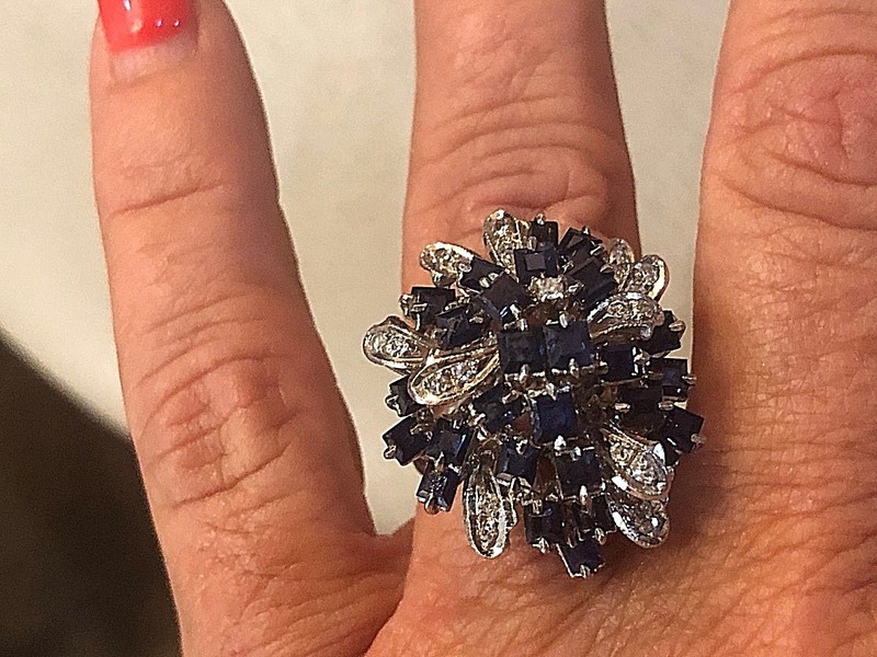 18 k White Gold 4.65 ct  Sapphire and Diamond Cocktail Ring