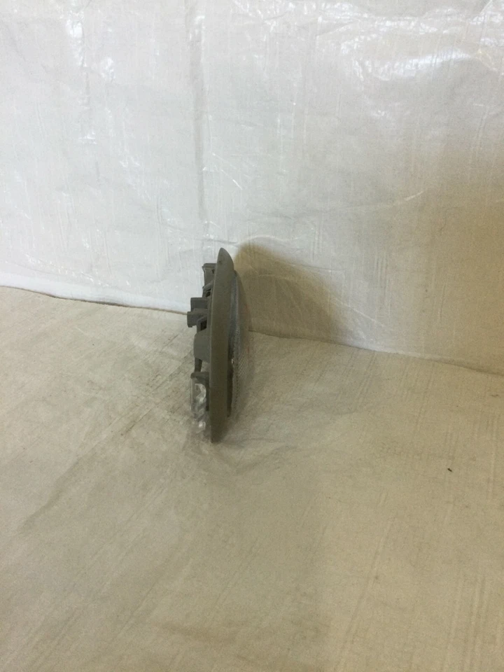 2007 道奇 Ram 3500 内部后圆顶地图灯 原始设备制造商  — 第 4/4 张图片