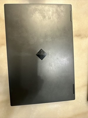 Se Vende Esta Laptop Por Solo 1800 Dolares Negociable 
