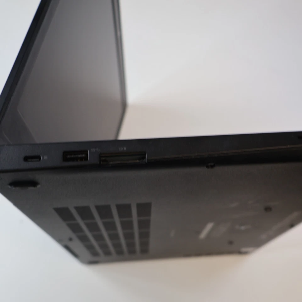 Dell Latitude 5590 · i5-8250U · 16GB · 256GB, photo 4 of 5