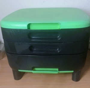 Maze Worm Farm Black