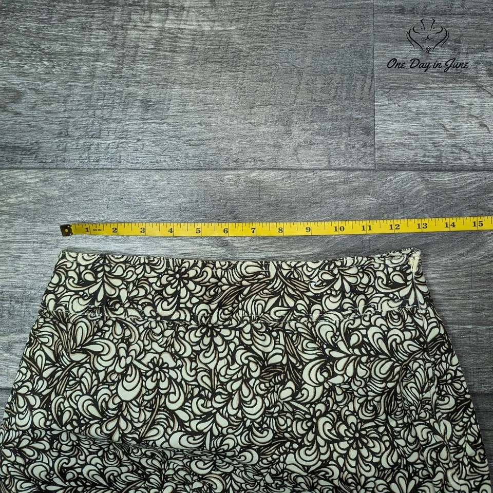 Geoffrey Beene Sport Stretch Mini Skirt Size 2 - Image 3 of 4