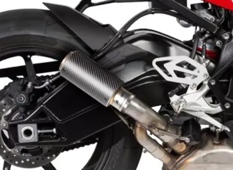 Escape antideslizante HotBodies Racing carbono MGP Stinger 17-21 BMW S1000RR 21701-2405 Foto 2 de 3