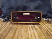 Vintage Spartus 1979 Woodgrain Digital Alarm Clock  Model 21-3011-190 (TESTED) 