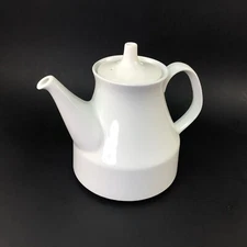 Figgjo Flameware Teapot White 40 oz Ceramic 5.5 Height MCM Cottage Core Norway