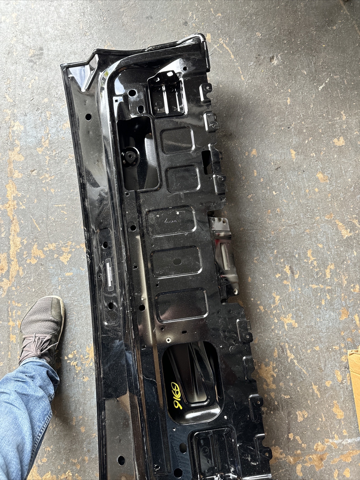 2018-2020 Rolls Royce Cullinan RR31 Trunk lid bottom Cover Panel Damaged