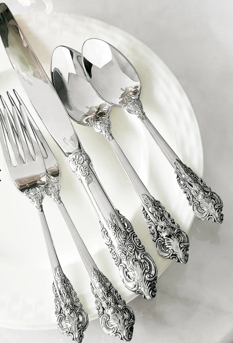 Antique Vintage Silver plated 92 Pc Flatware Set Baroque NIB
Opens in a new window or tab