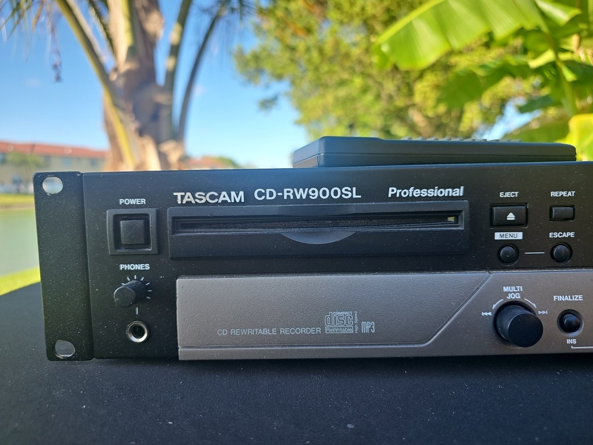 Tascam CD-RW900SL Professional CD-R/RW Recorder/Player Pre Owned