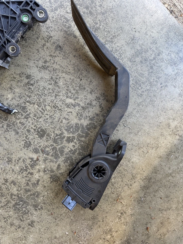 Jeep Wrangler JK JKU Unlimited 2007-2011 OEM acelerador de pedal de gasolina 53032868AA Foto 2 de 3