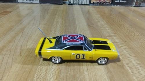 Dukes Of Hazzard General Lee Custom Yellow '70 Dodge Charger,1:64,new! - Picture 2 of 14