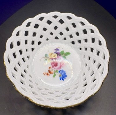1929 Meissen 1000 Jahre 4  Reticulated Bowl