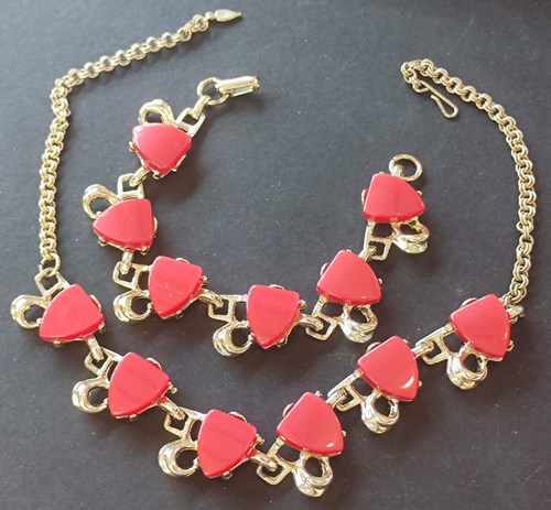 Collier ras de cou CORO des années 1950, signé, motif