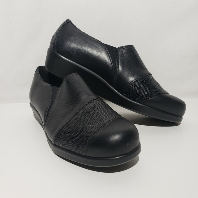sas black loafers