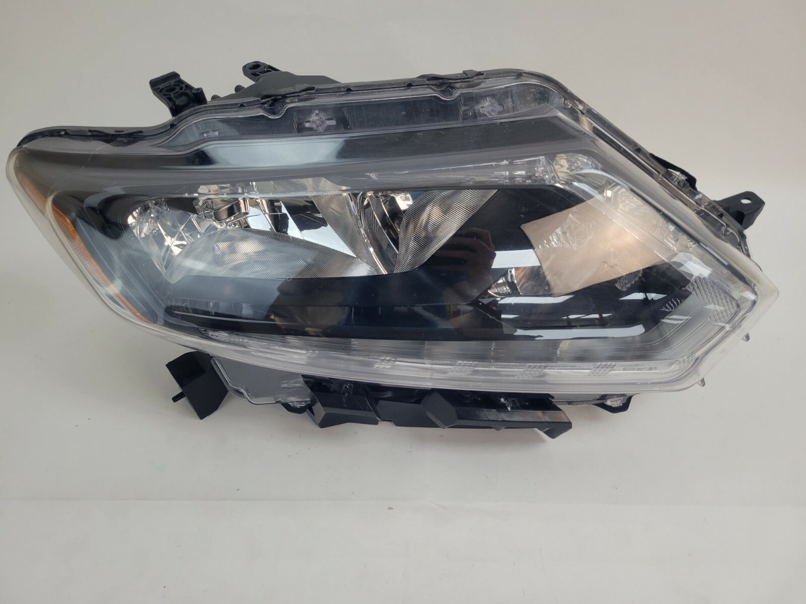 2014 2015 2016 Nissan Rogue RH Passenger Halogen Headlight OEM 