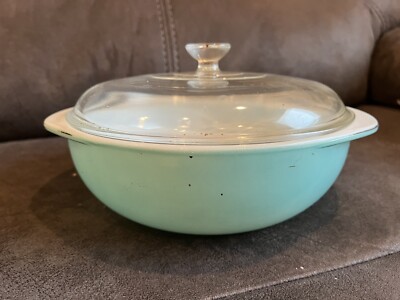 Vintage Pyrex 024 Turquoise Robins Egg Blue Mixing Bowl 2qt With