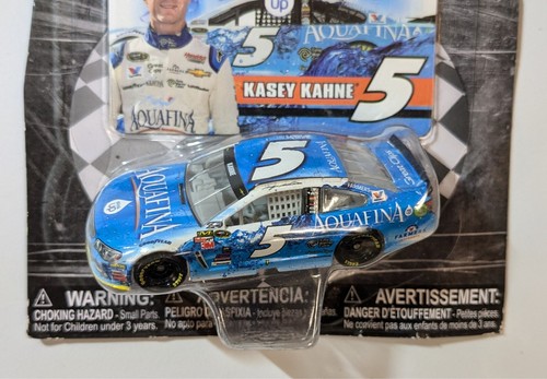2015 Kasey Kahne #5 Aquafina 1:64 Scale Diecast NASCAR Authentics Wave 3 - Picture 2 of 3
