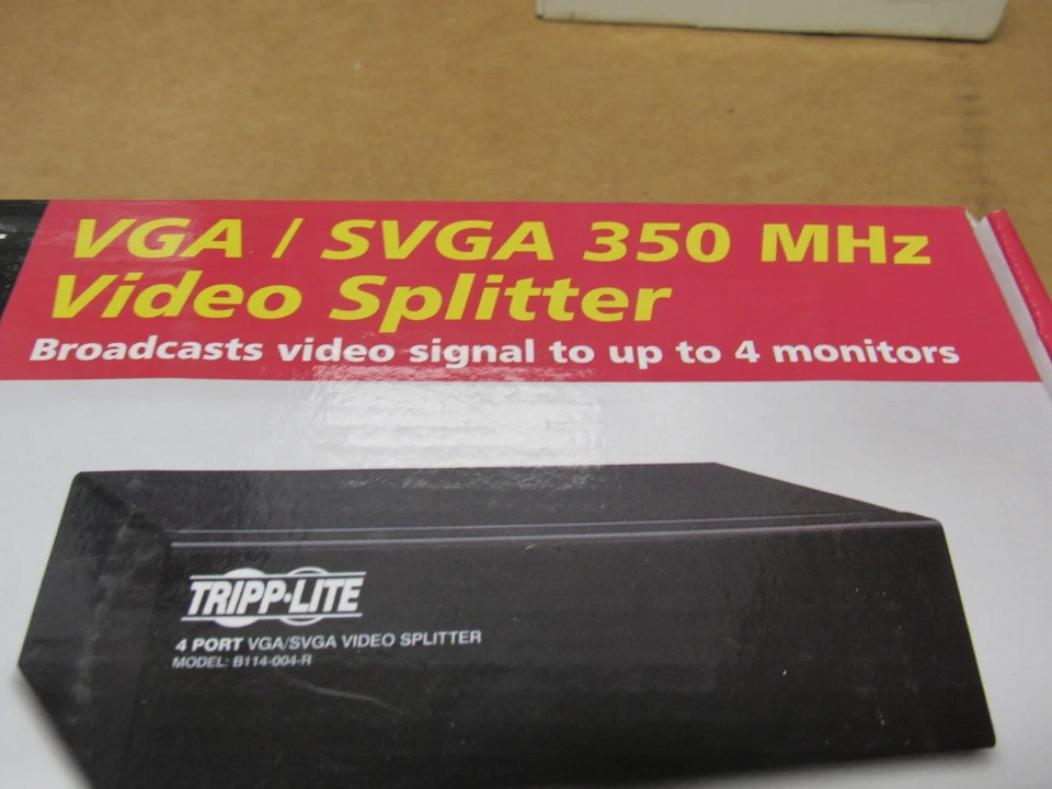 TRIPPLITE B114-004-R 4 PORT VGA SVGA VIDEO SPLITTER HIGH RES/SIG - Image 3 of 4